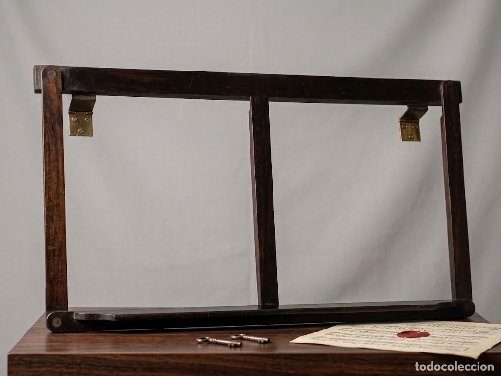 Strumenti musicali: Lutrin antiguo de madera para partituras. S.XX