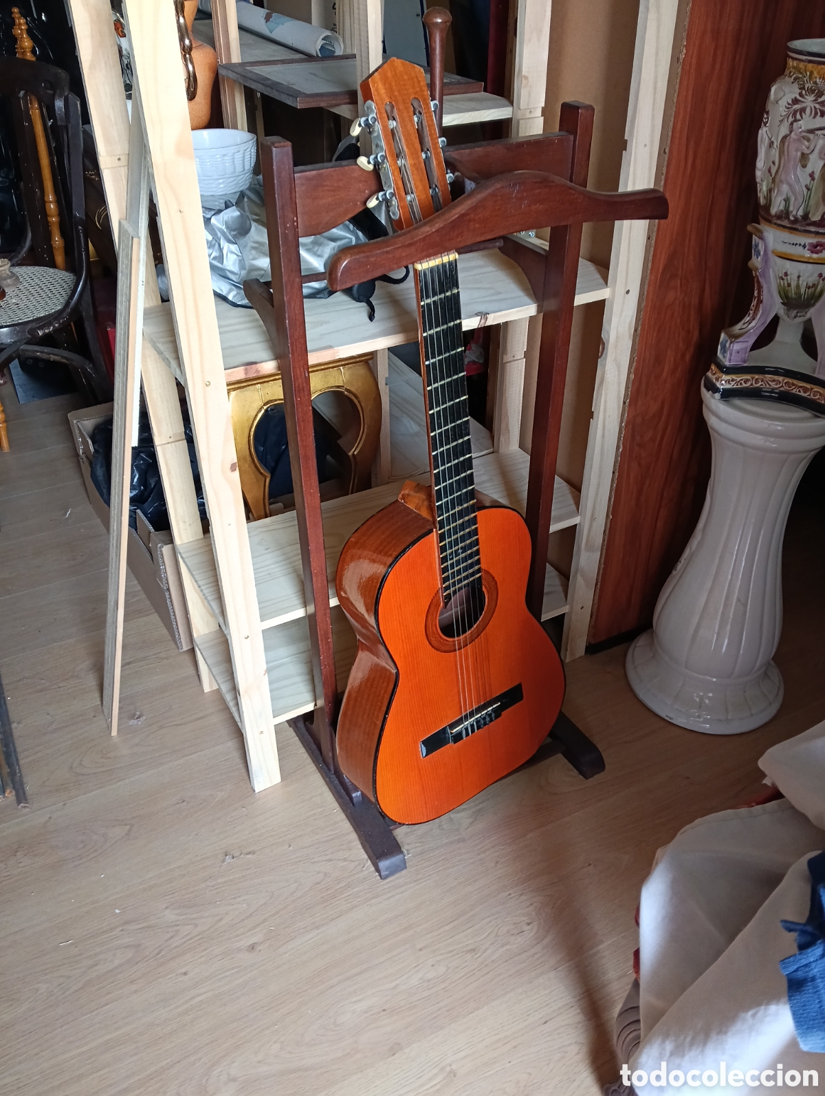 Instrumentos musicales: Guitarra espa&ntilde;ola artesana