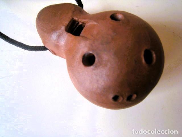 Instrumentos musicales: Ocarina vintage de arcilla - Foto 2