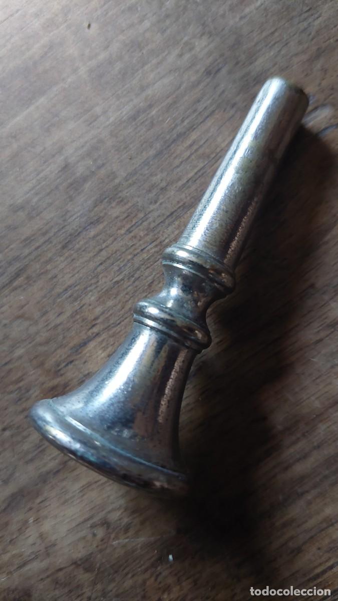 Instrumentos musicales: Boquilla de corneta metalica