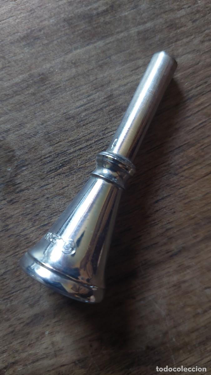 Instrumentos musicales: Antigua boquilla para trompeta o corneta Quesnon