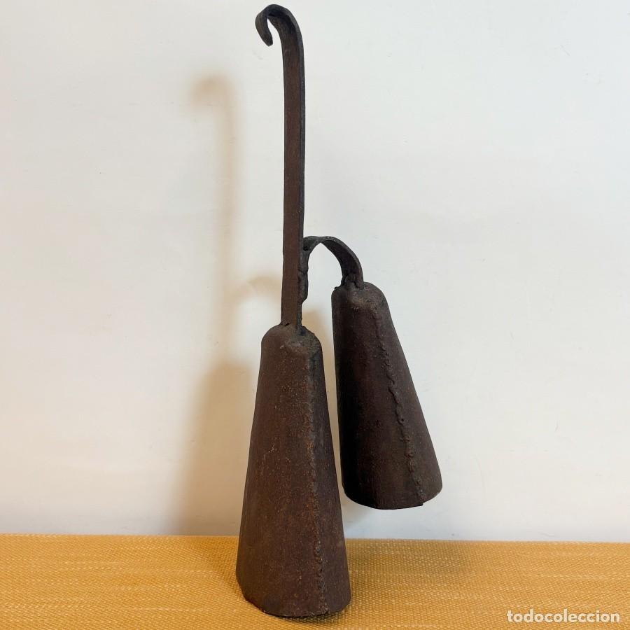 Instrumentos musicales: Agog&oacute; Antiguo de Hierro Forjado