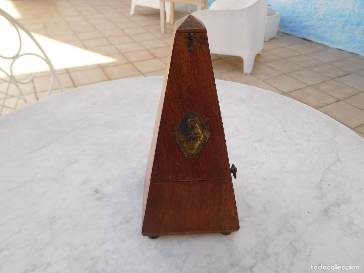 Instrumentos musicales: Metr&oacute;nomo de Ma&euml;lzel antiguo