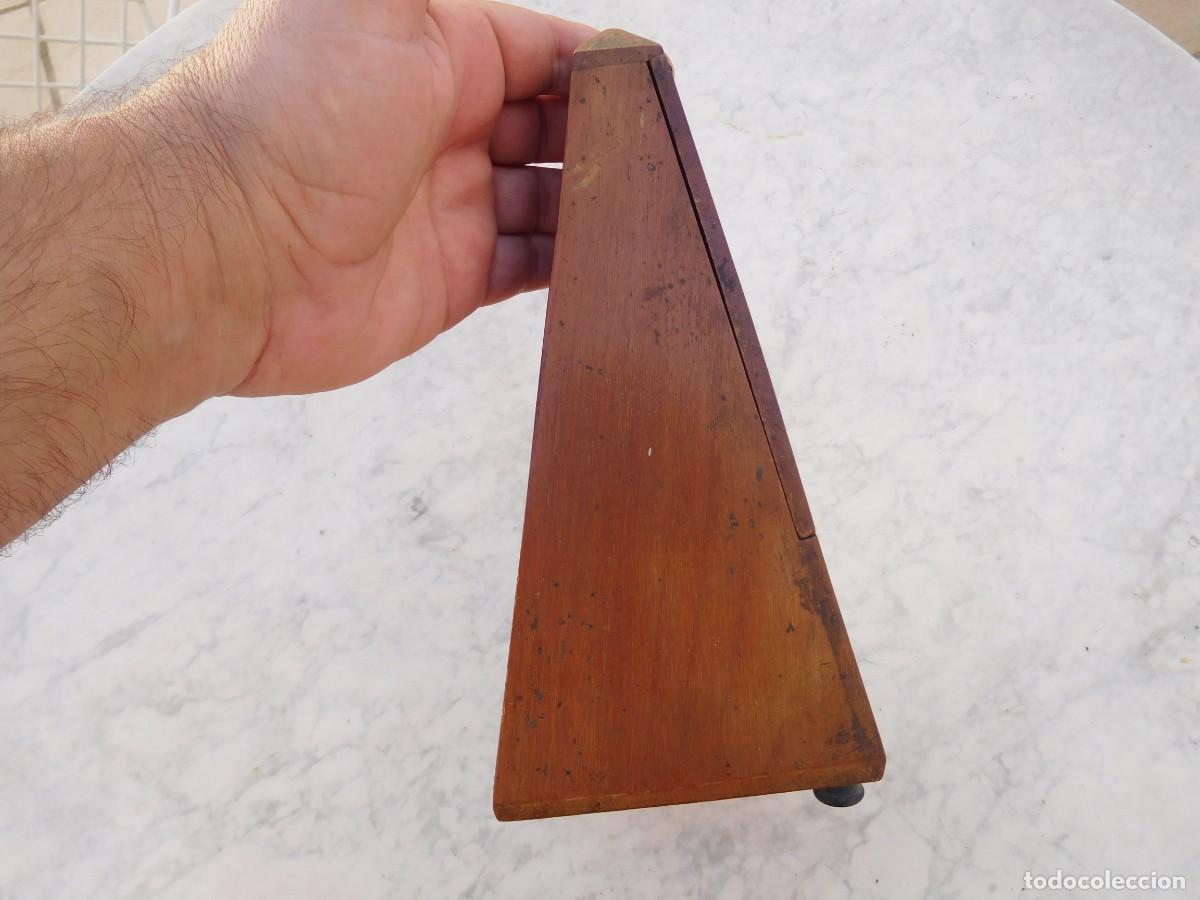 Instrumentos musicales: Metr&oacute;nomo de Ma&euml;lzel antiguo - Foto 8