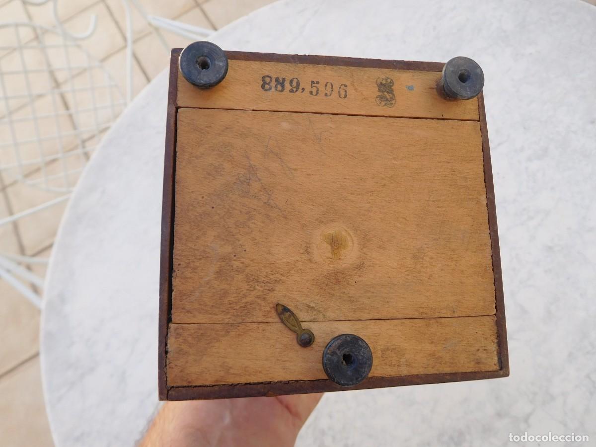 Instrumentos musicales: Metr&oacute;nomo de Ma&euml;lzel antiguo - Foto 9