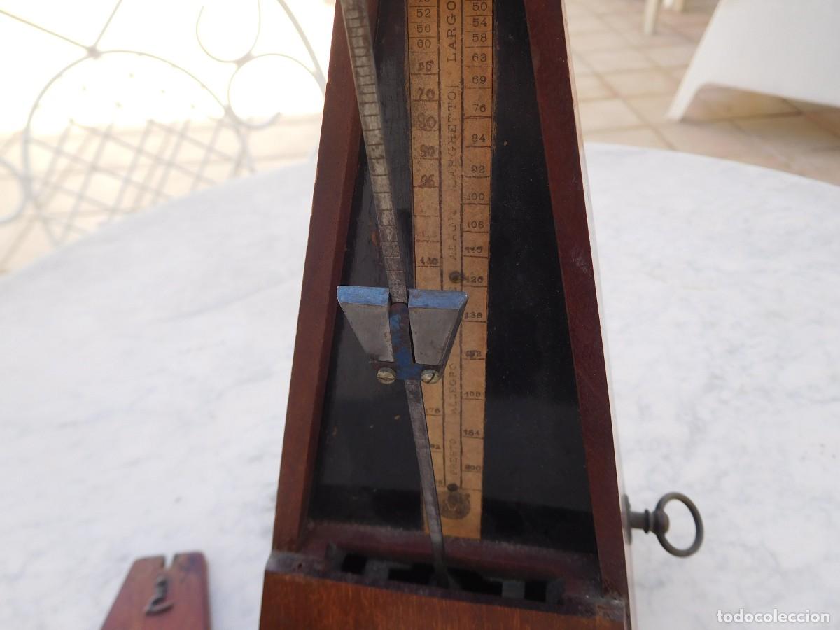 Instrumentos musicales: Metr&oacute;nomo de Ma&euml;lzel antiguo - Foto 13
