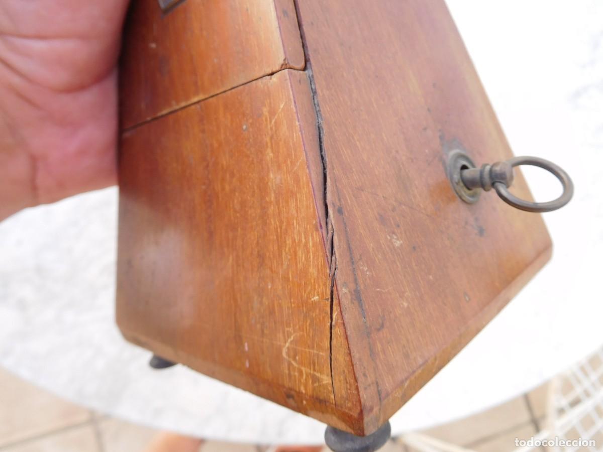 Instrumentos musicales: Metr&oacute;nomo de Ma&euml;lzel antiguo - Foto 15