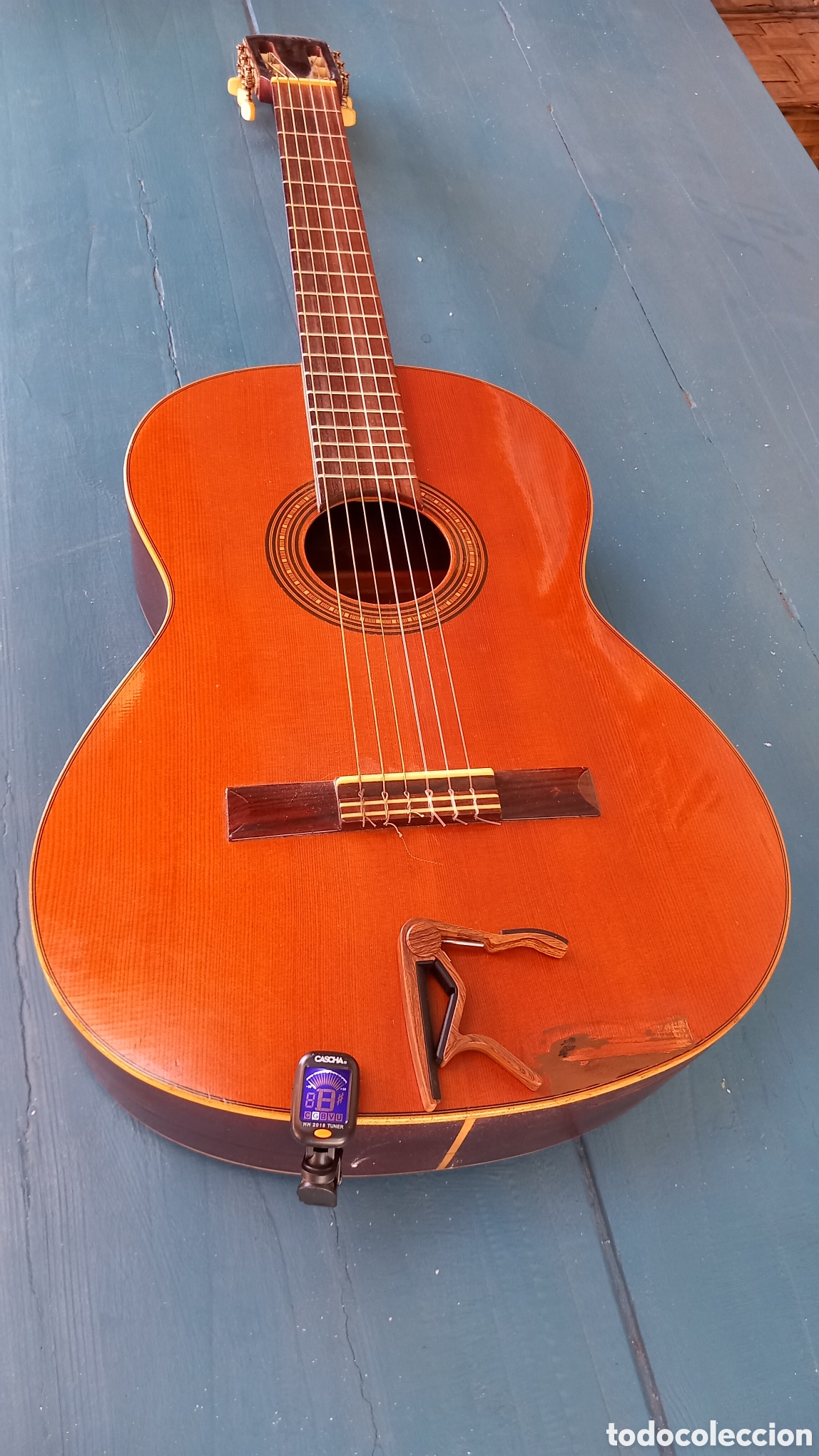 Instrumentos musicales: Magn&iacute;fico Lote Vintage: Antigua Guitarra Cl&aacute;sica Espa&ntilde;ola (S. XX) - Sonido Perfecto + Pack de Acceso