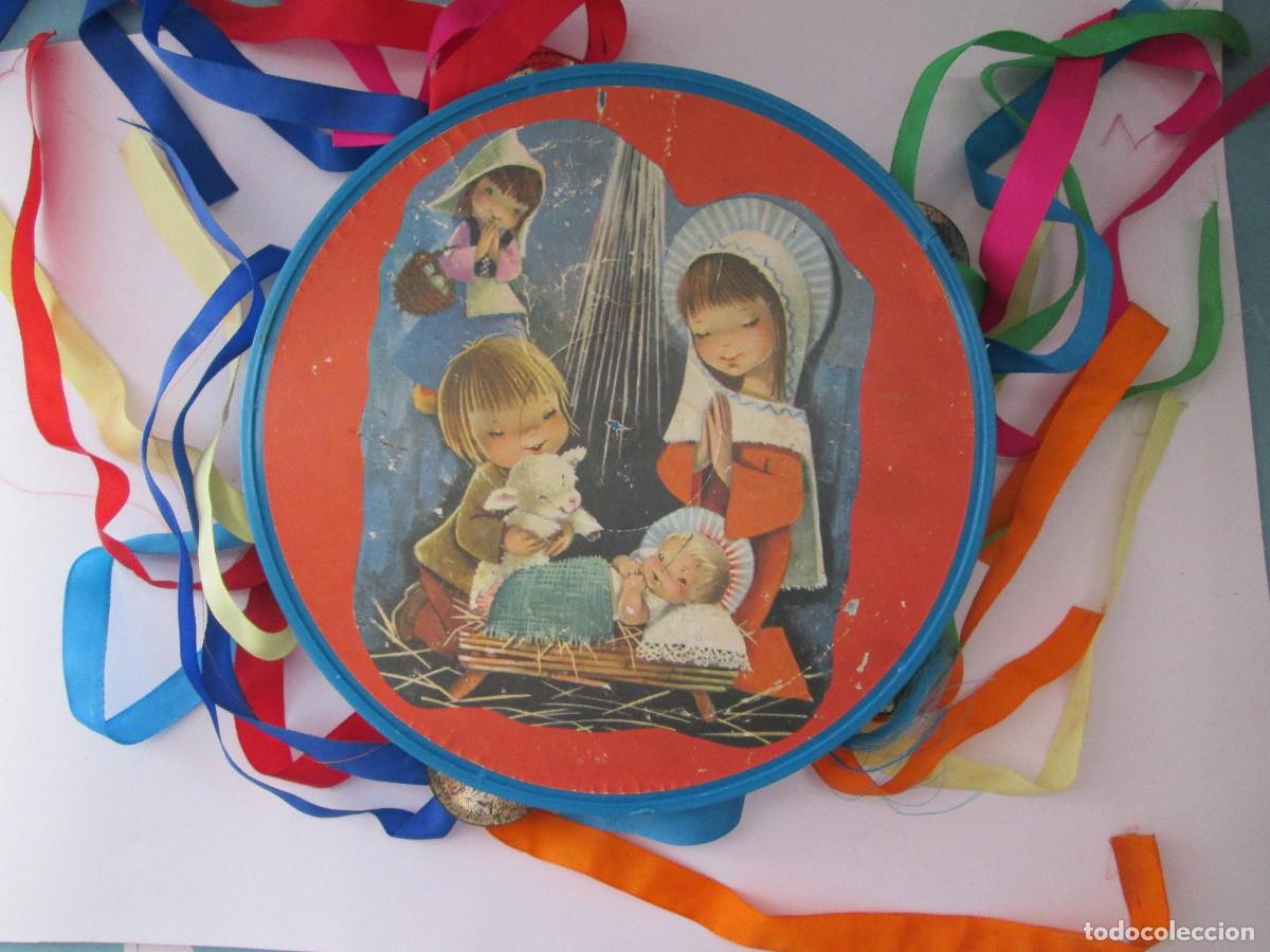 Instrumentos musicales: PANDERETA DE PLASTICO CON CINTAS DE COLORES - EL DIBUJO PARECE DE FERRANDIZ - 17 CM DIAMETRO