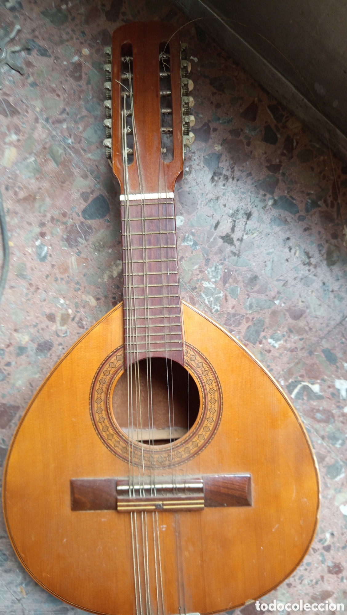Instrumentos musicales: Bonita bandurria antigua