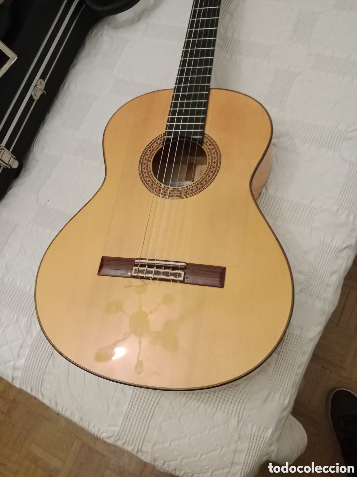 Instrumentos musicales: Guitarra de estudio Jos&eacute; Ram&iacute;rez 1998 - Foto 2