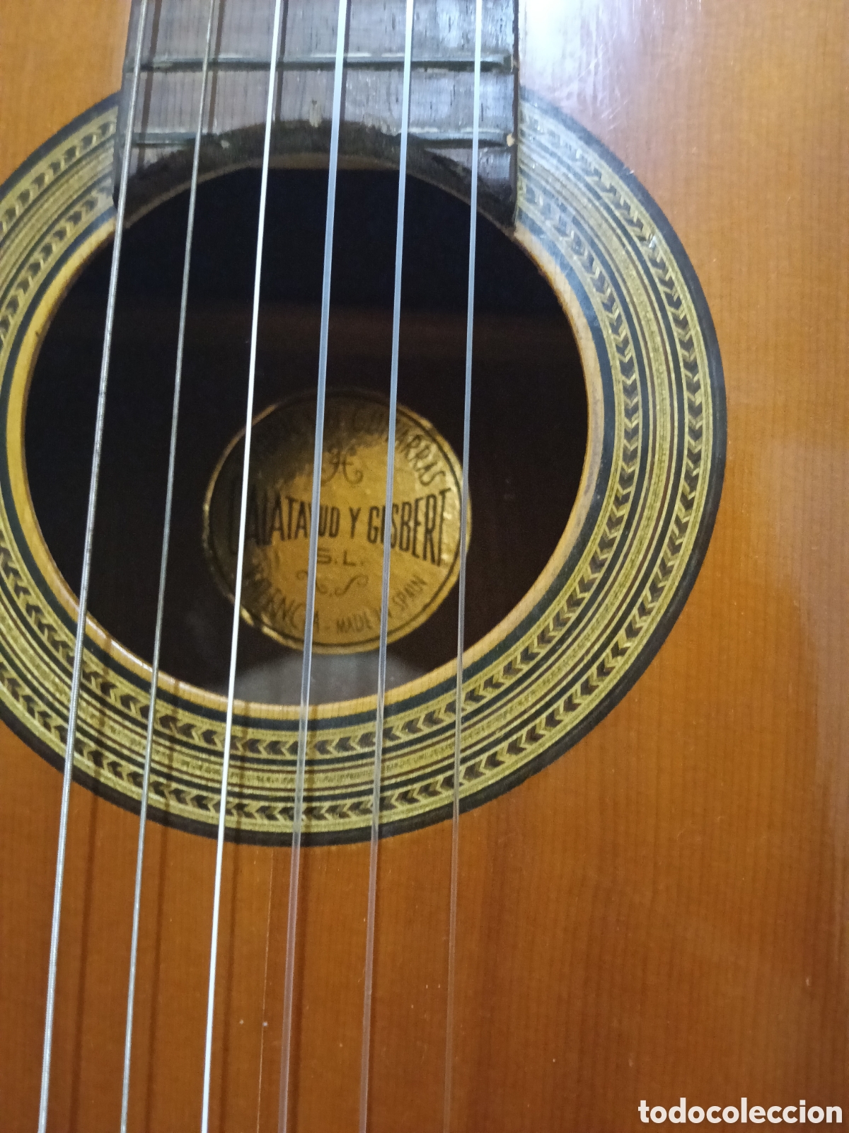 Instrumentos musicales: Antigua guitarra sonando bien - Foto 3