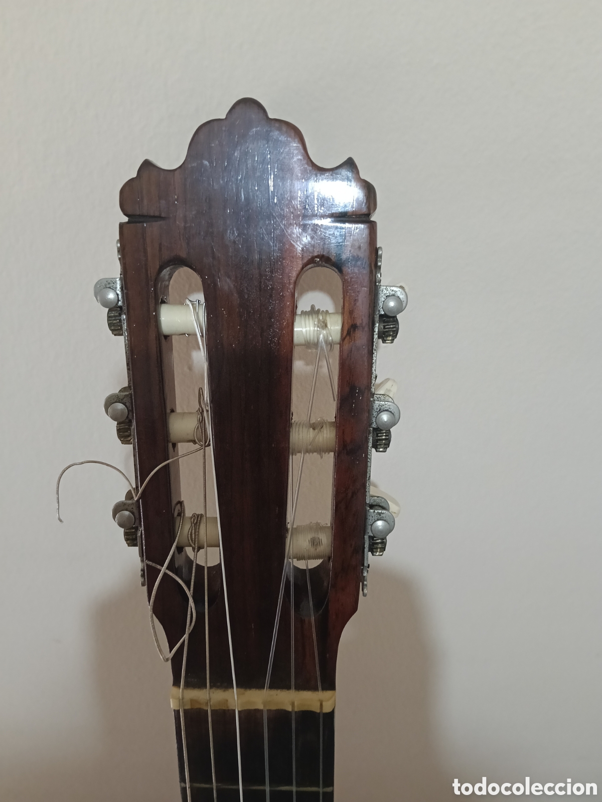 Instrumentos musicales: Antigua guitarra sonando bien - Foto 4