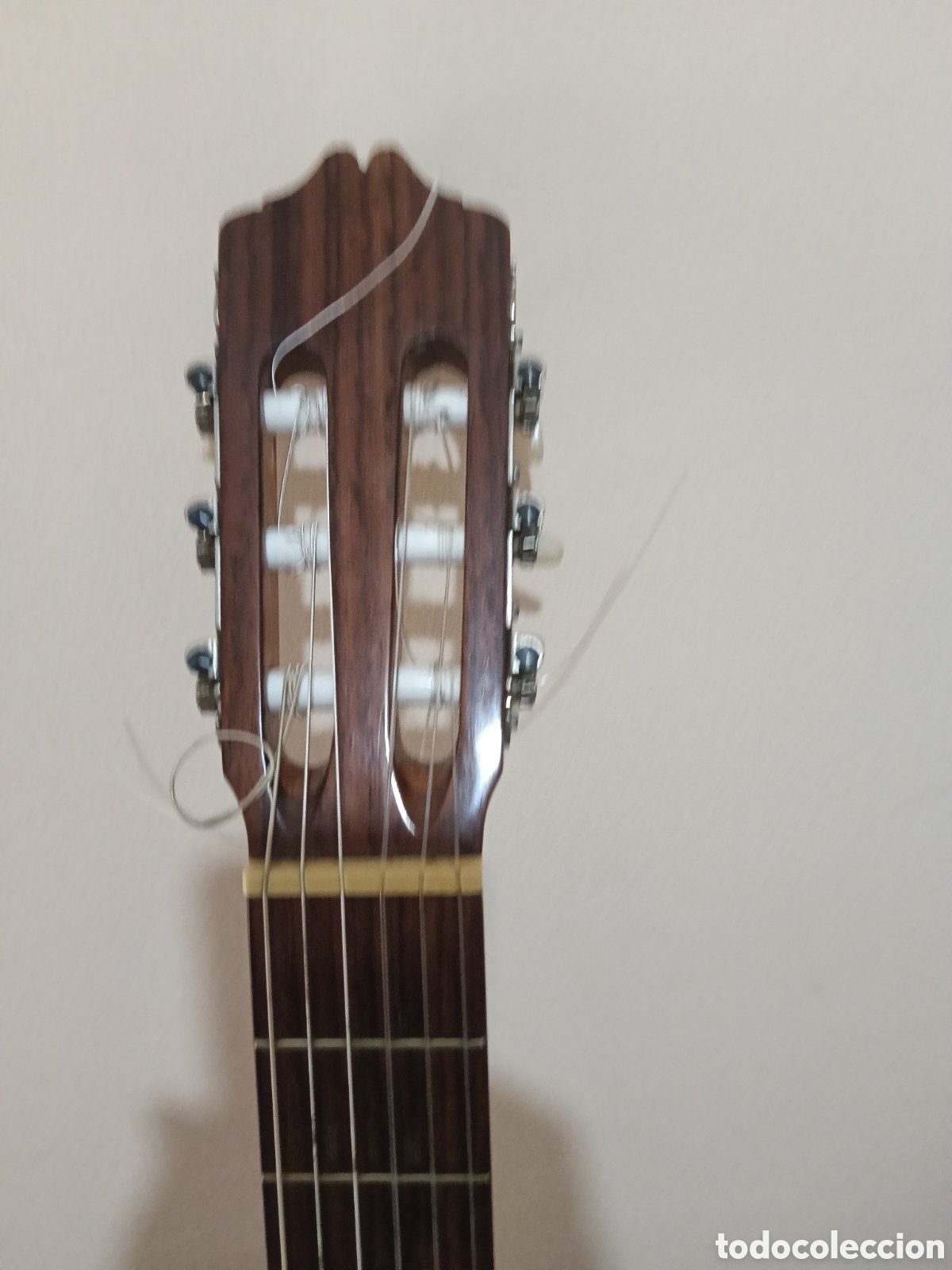 Instrumentos musicales: Guitarra flamenca serran&iacute;a - Foto 3