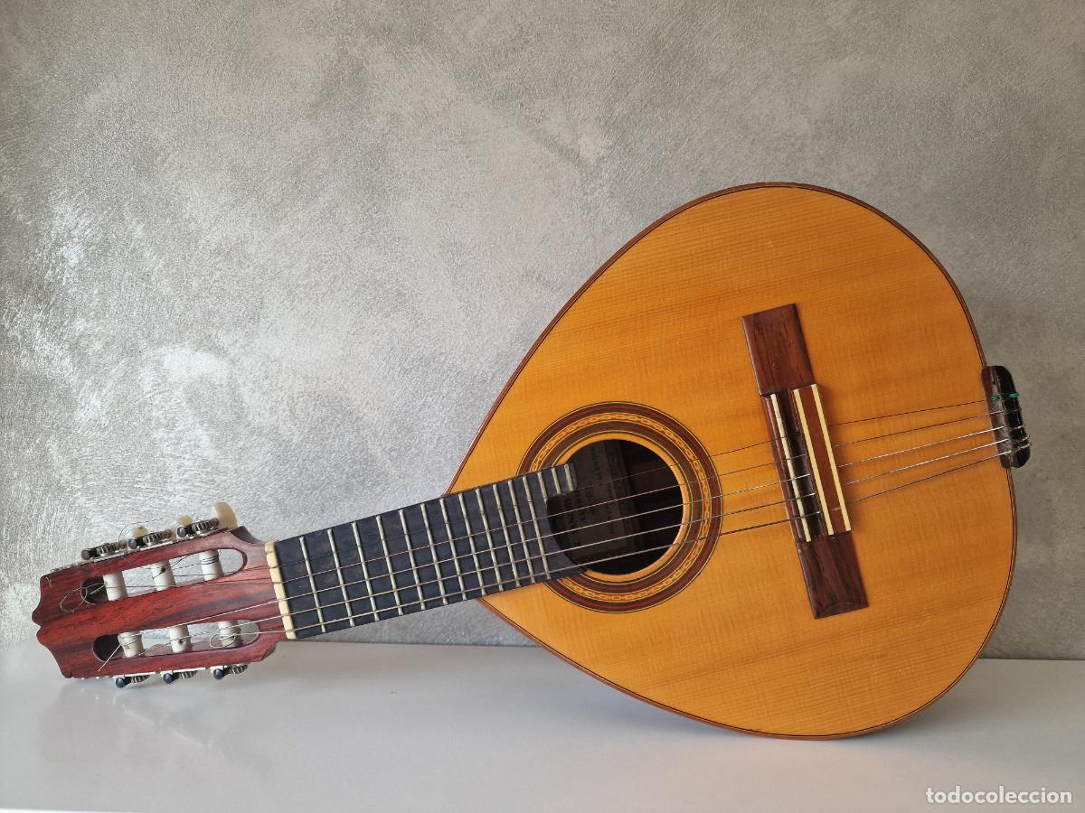 Musical instruments: RAR&Iacute;SIMA GUITARRA-LAUD O GUITARRA PERA RICARDO SANCH&Iacute;S CARPIO 1978