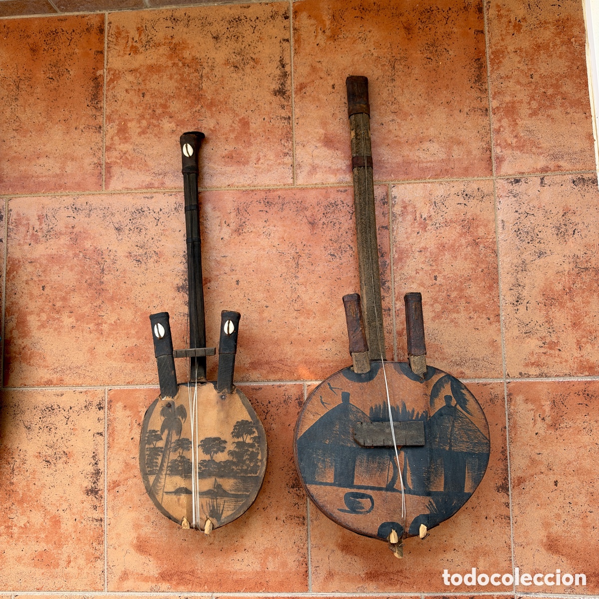 Instrumentos musicales: 2 Koras africanas antiguas