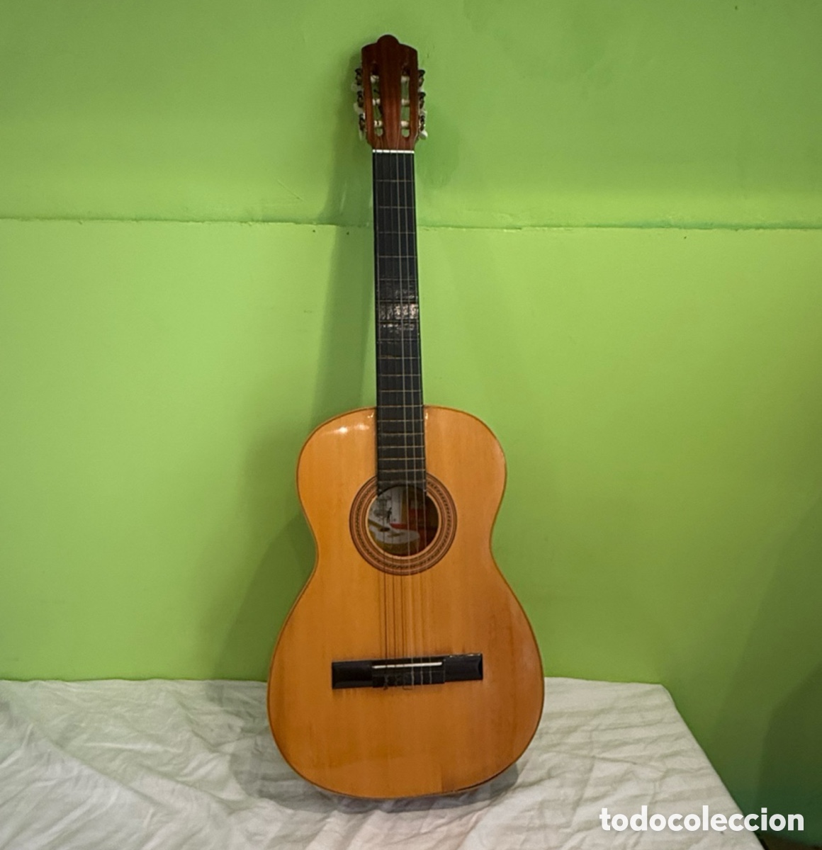 Instrumentos musicales: GUITARRA CL&Aacute;SICA ESPA&Ntilde;OLA SUSPIRO &ndash; VINTAGE SIGLO XX &ndash; MADE IN SPAIN