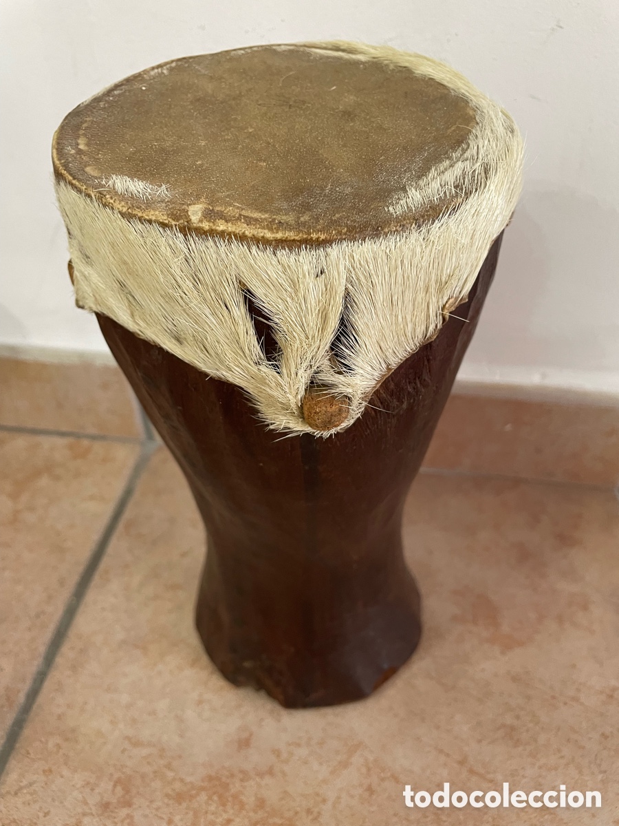 Instrumentos musicales: Tambor de madera artesanal africano