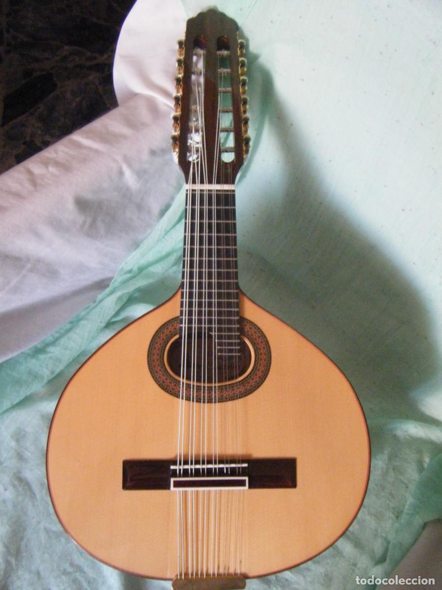 Instrumentos musicales: BANDURRIA PACO CASTILLO. NUEVA.