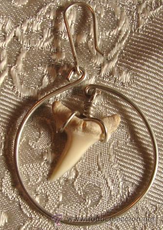 Joyeria: PENDIENTES EN PLATA Y DIENTES DE TIBURON, ARTESANALES. - Foto 2