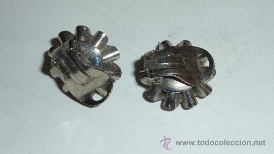 Joyeria: Pareja de pendientes de plata antiguos. - Foto 2