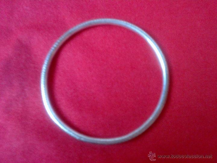 Joyeria: ANTIGUO BRAZALETE DE PLATA VIEJA DE LA INDIA. - Foto 1