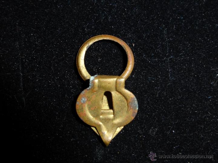 Joyeria: ANTIGUO COLGANTE CON FORMA DE CANDADO DE CORAZON - Foto 1