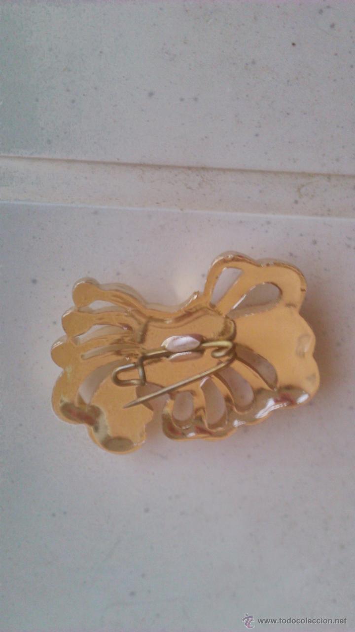Joyeria: Bonito broche de metal dorado . - Foto 3