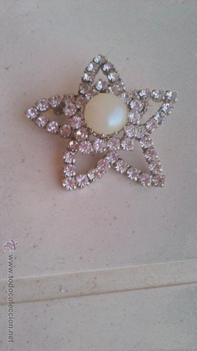 Joyeria: Antiguo broche en forma de estrella con circonitas y perla en el centro. - Foto 1