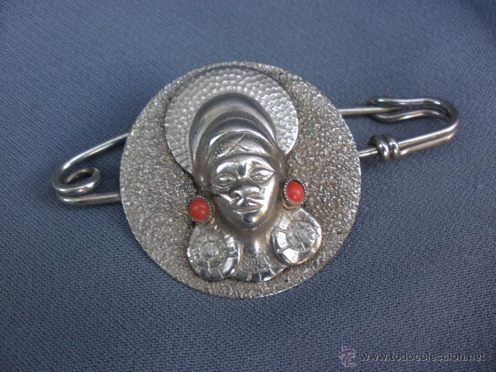 Joyeria: Broche alfiler estilo Art Deco etnico con perlitas color coral relieve mujer africana - Foto 3 - 52947548