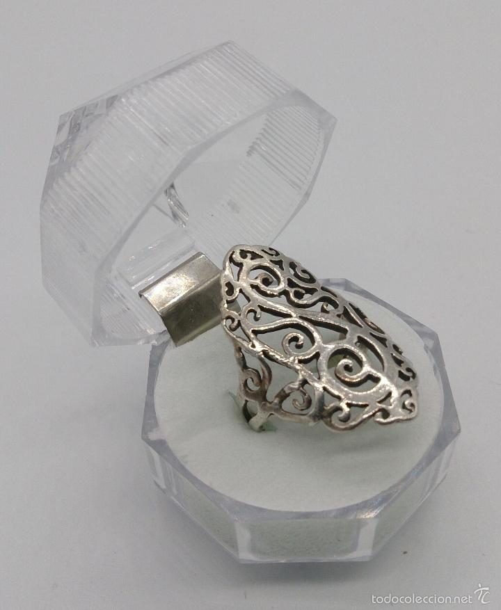 Joyeria: Anillo antiguo en plata de ley contrastada y bellamente labrada . - Foto 1