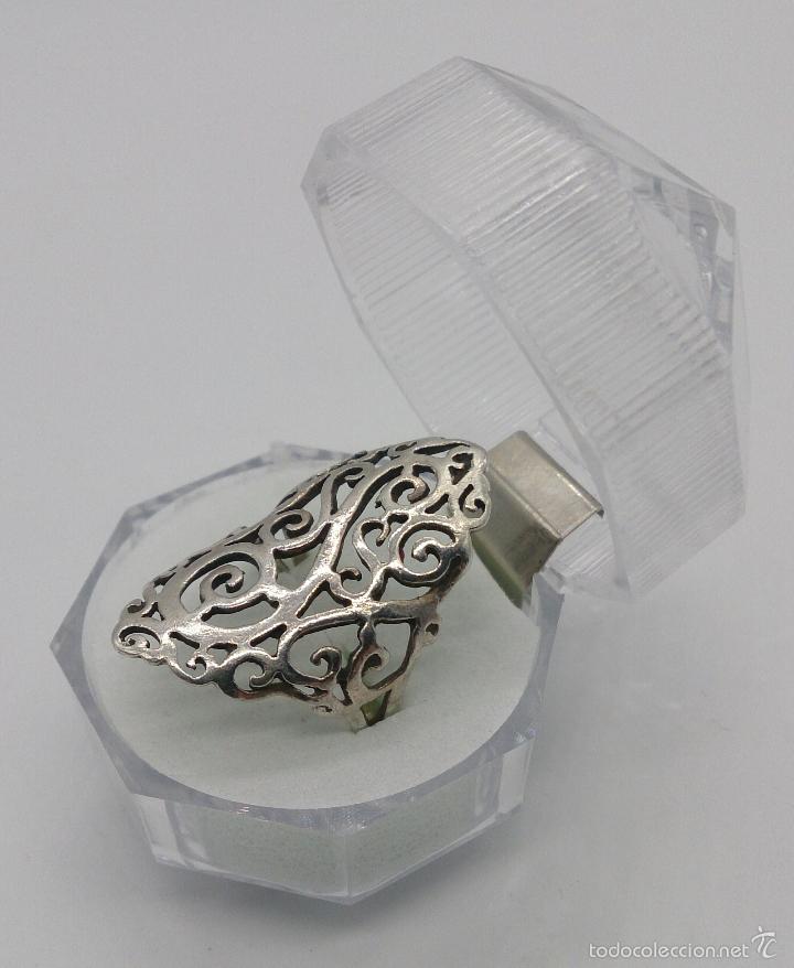 Joyeria: Anillo antiguo en plata de ley contrastada y bellamente labrada . - Foto 3