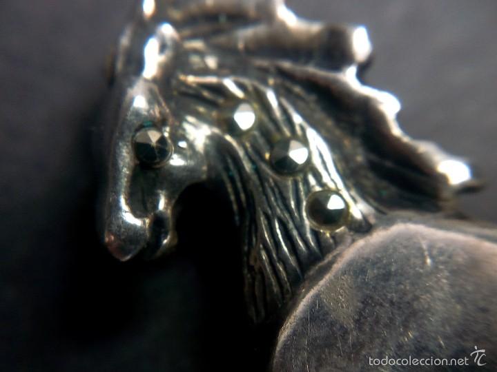 Joyeria: Precioso broche con caballo de plata. - Foto 3