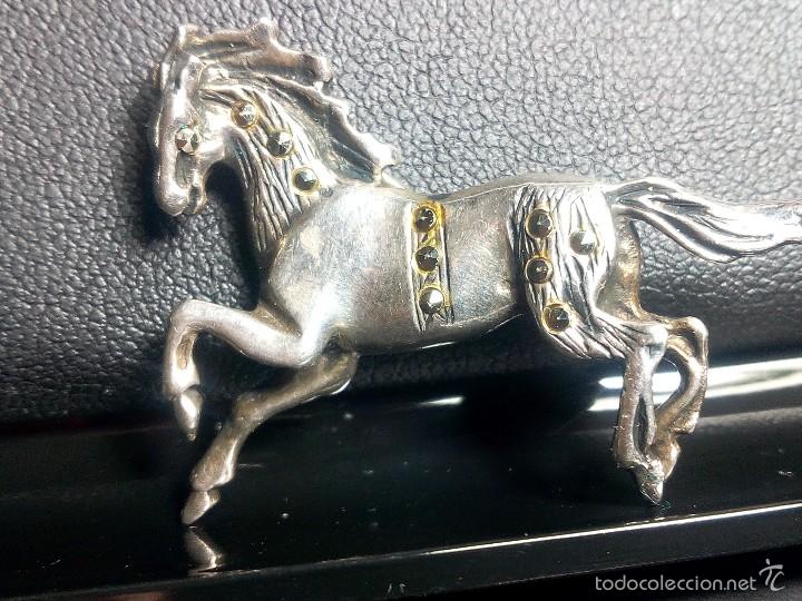 Joyeria: Precioso broche con caballo de plata. - Foto 5