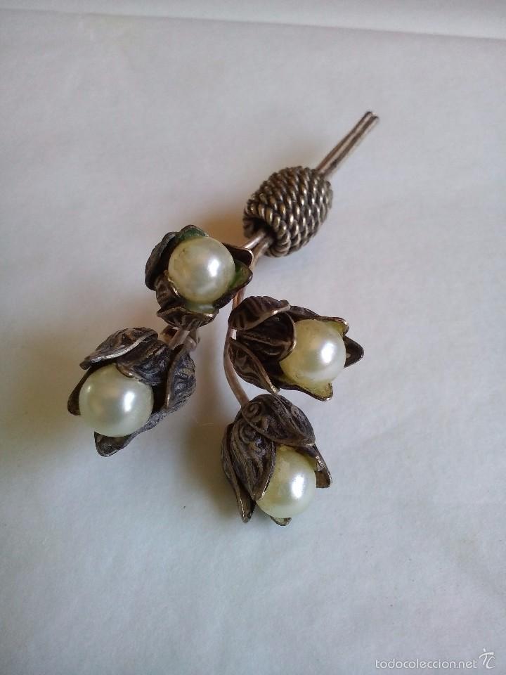 Joyeria: Broche plateado formando un ramillete - Foto 1