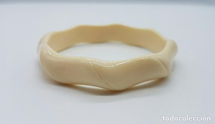 Joyeria: Brazalete antiguo en s&iacute;mil de marfil . - Foto 1