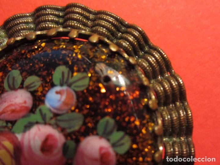 Joyeria: Antiguo broche pintado y esmaltado. - Foto 4