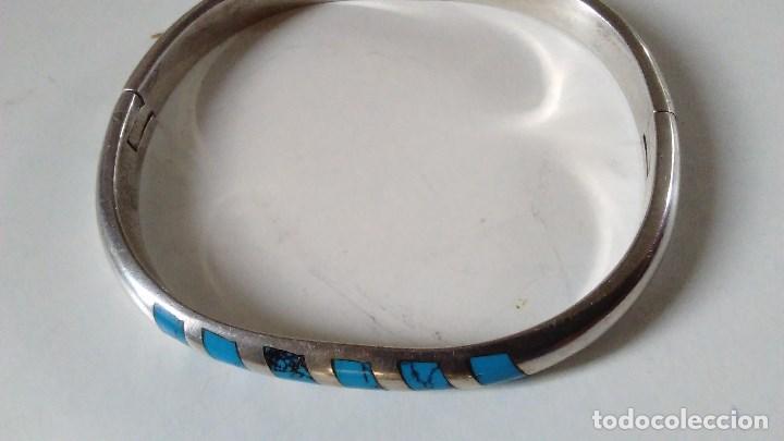 Joyeria: Pulsera de plata ovalada  rigida con incrustaciones en piedra azul - Foto 2