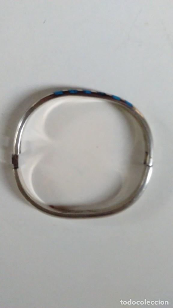 Joyeria: Pulsera de plata ovalada  rigida con incrustaciones en piedra azul - Foto 3