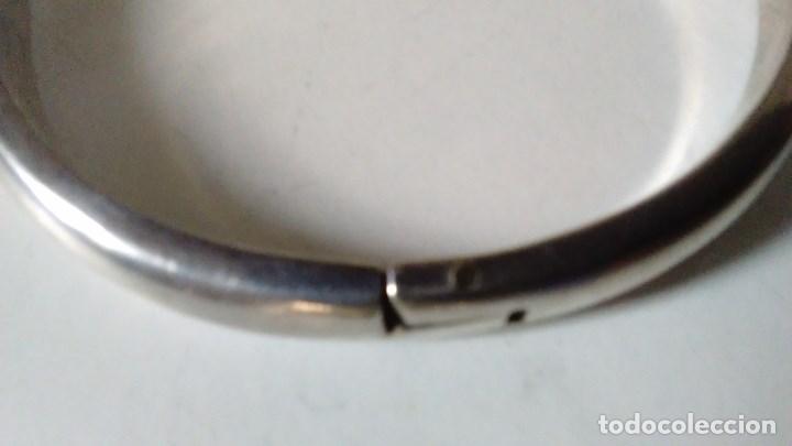 Joyeria: Pulsera de plata ovalada  rigida con incrustaciones en piedra azul - Foto 8