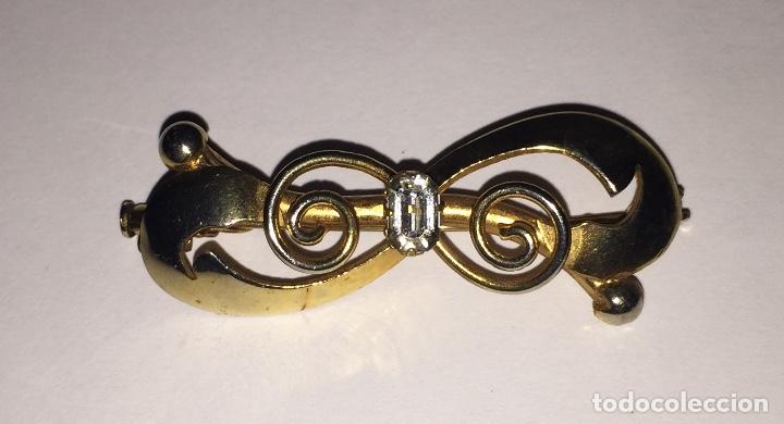 Joyeria: Bonito broche chapado en oro y piedra central - Foto 1