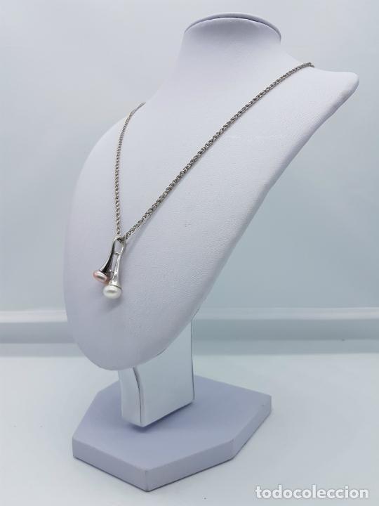 Joyeria: Sofisticada gargantilla en plata de ley 925 con perlas cultivadas en blanco y rosa pastel . - Foto 2