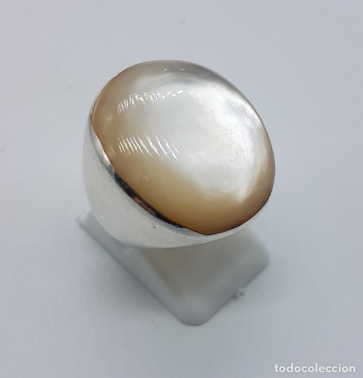 Joyeria: Gran anillo en plata de ley contrastada con cabuj&oacute;n de nacar . - Foto 3