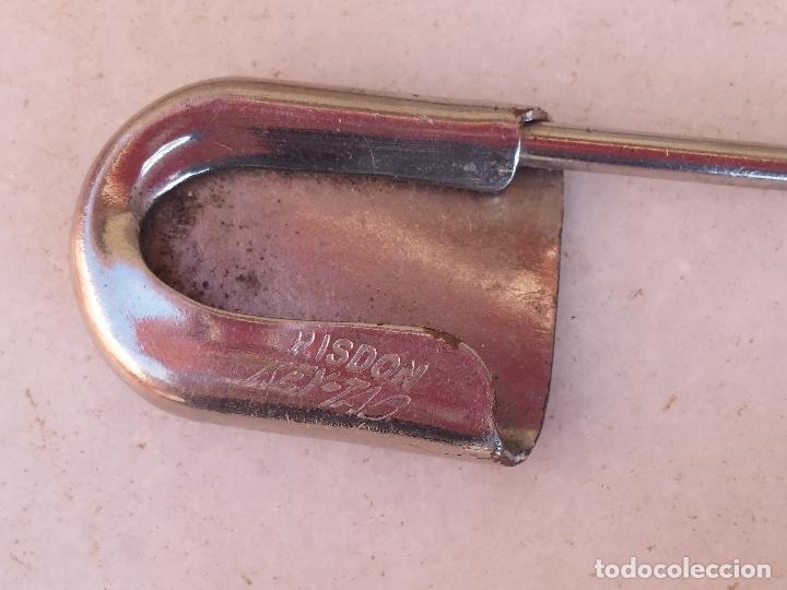 Joyeria: Gran broche en meta a&ntilde;os 70 - RISDON KEY-TAB - - Foto 2