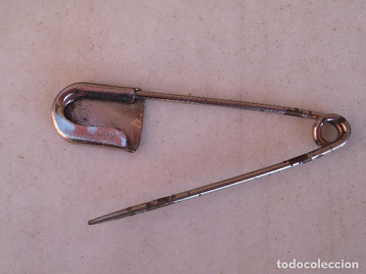 Joyeria: Gran broche en meta a&ntilde;os 70 - RISDON KEY-TAB - - Foto 3