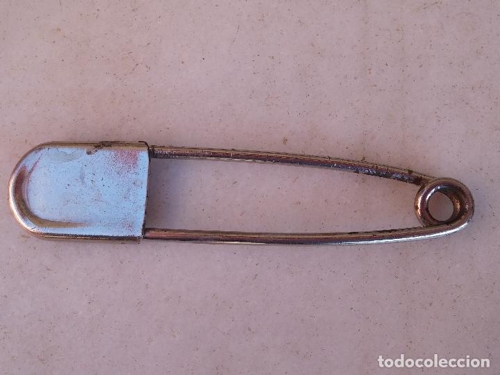 Joyeria: Gran broche en meta a&ntilde;os 70 - RISDON KEY-TAB - - Foto 6