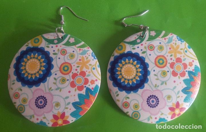Joyeria: PENDIENTES 6 CTMOS. MADERA PINTADA CREO QUE ES - Foto 1