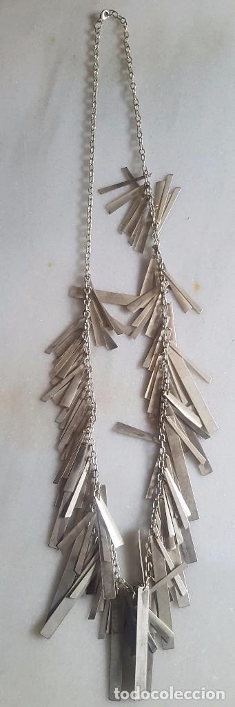 Joyeria: COLLAR CON LAMINAS DE METAL PLATEADO - Foto 1