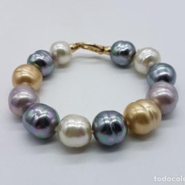 Elegante pulsera de perlas barrocas MAJORICA en tonos, gris, malva, champagne y blanco .