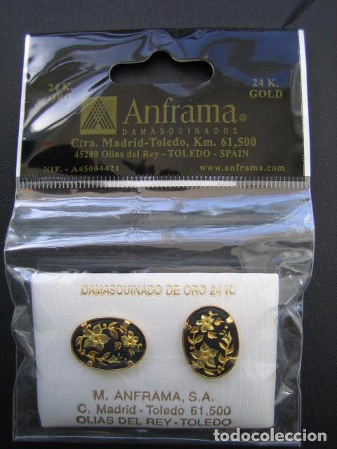 Joyeria: Pendientes adamasquinados con motivos hispano arabes